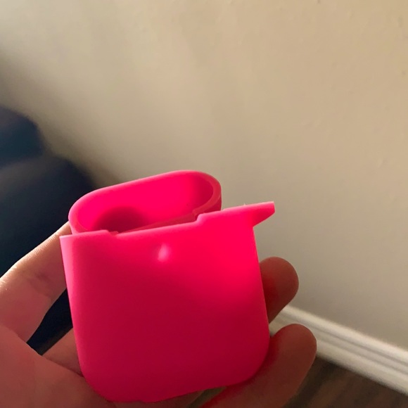 AirPod case - Picture 1 of 1